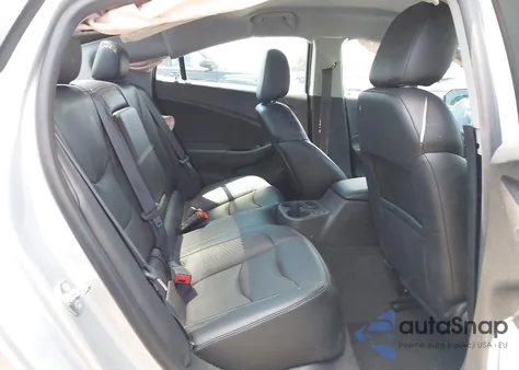 2017 Chevrolet Volt Premier z USA, uszkodzony, nr VIN 1G1RD6S59HU111781